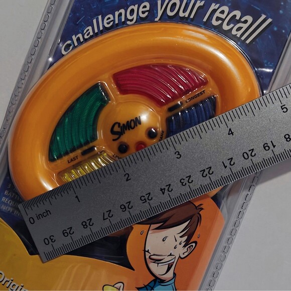 Simon New Vtg Handheld Electronic Game 2002 Sealed Pocket Memory Travel Light - Picture 8 of 9